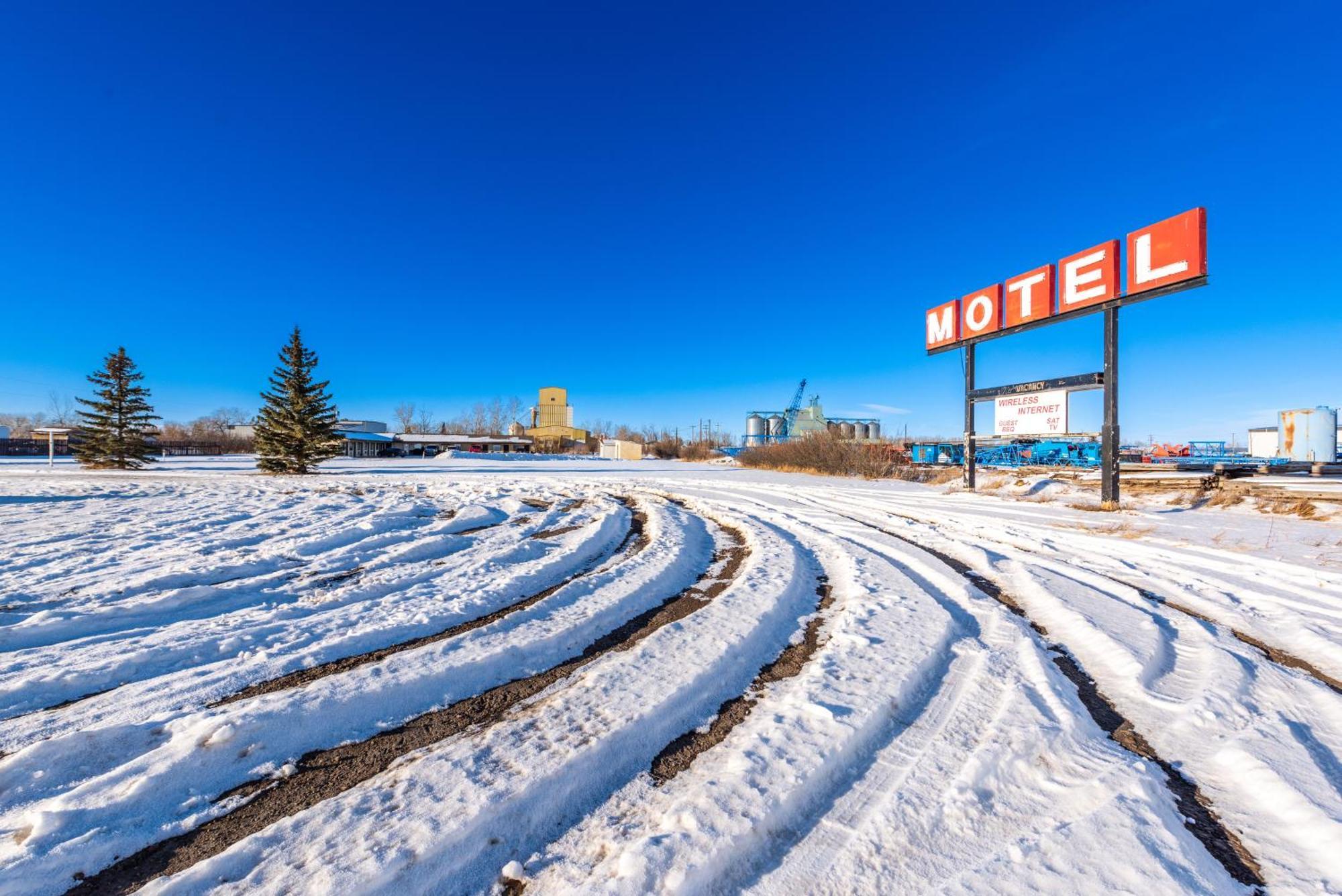Blue Horse Motel Beiseker Exteriör bild